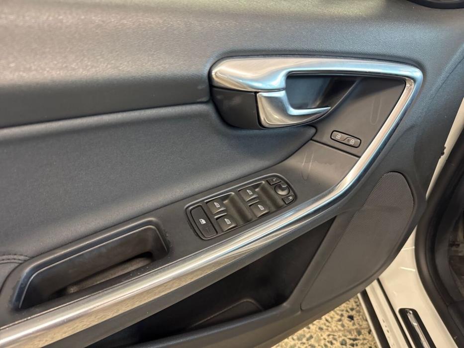 VOLVO S60 2011