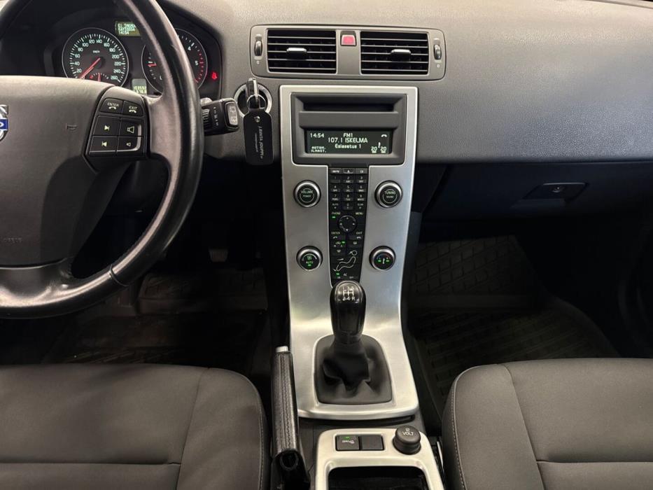 VOLVO V50 2010