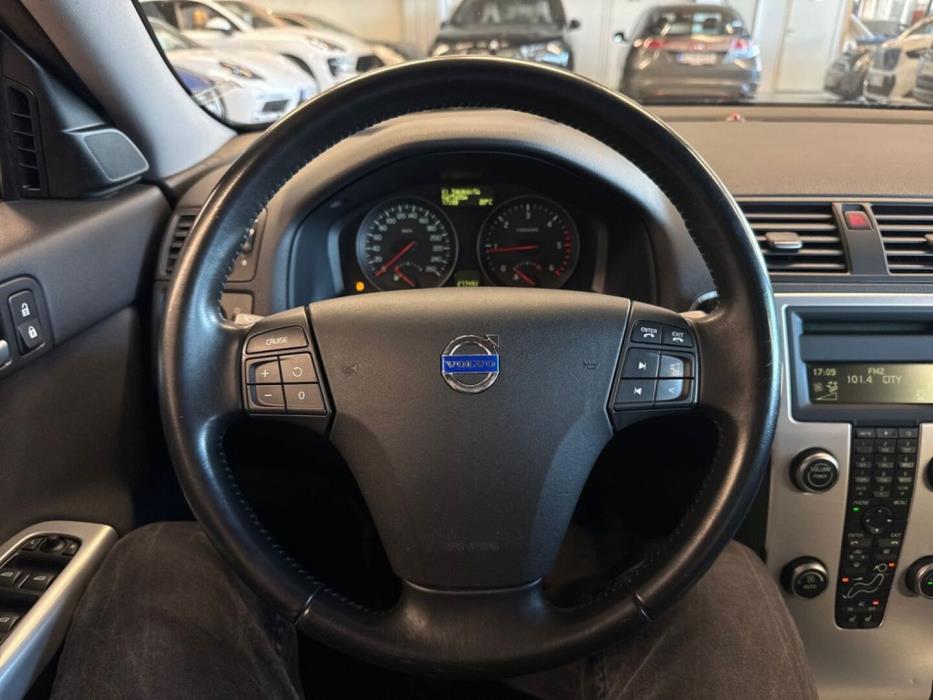 VOLVO V50 2010