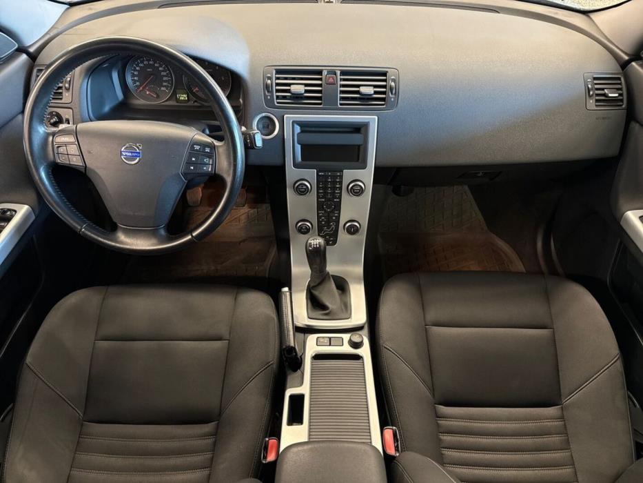 VOLVO V50 2010
