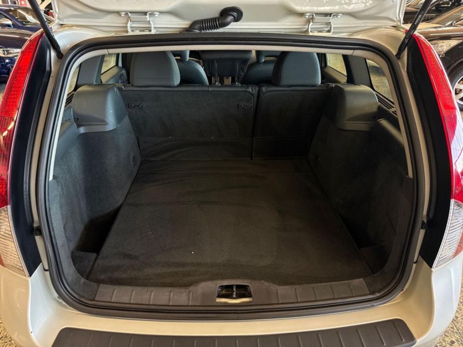 VOLVO V50 2010