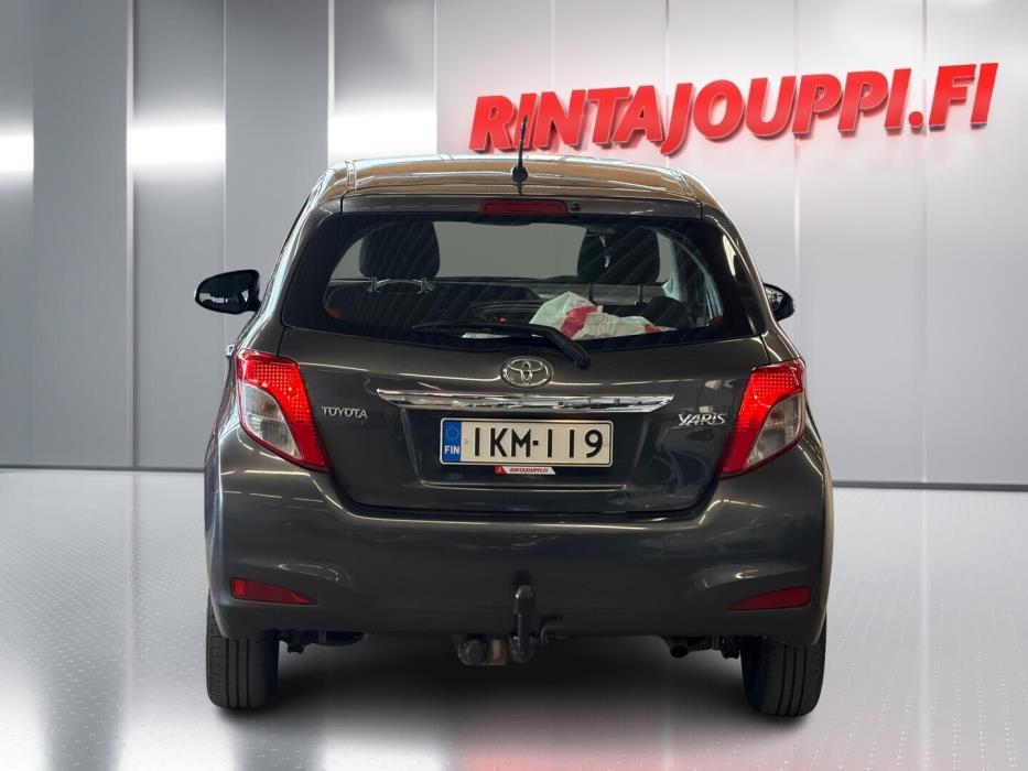 TOYOTA Yaris 2012