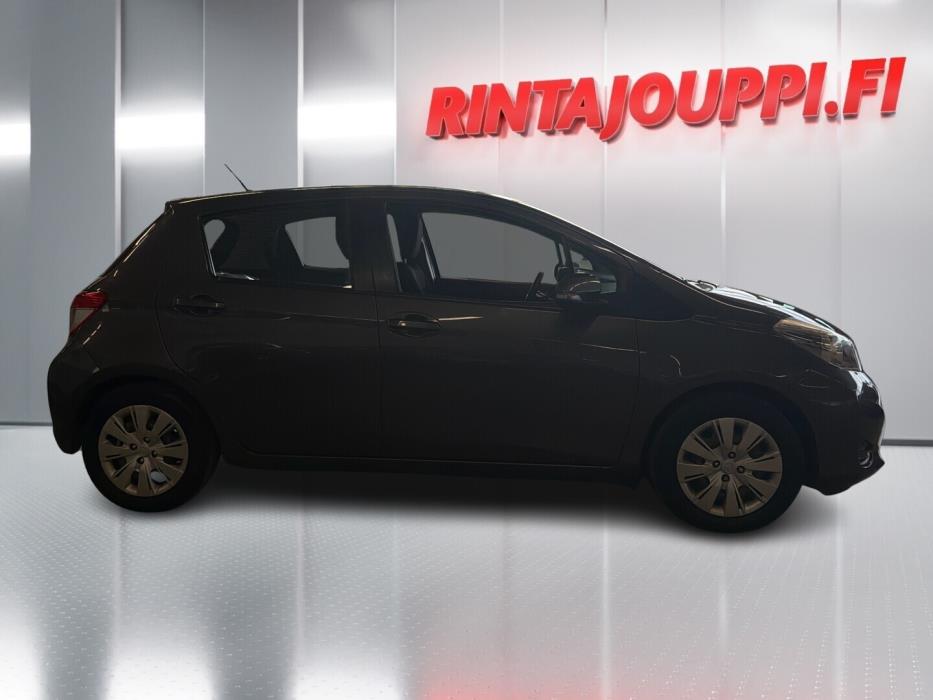 TOYOTA Yaris 2012
