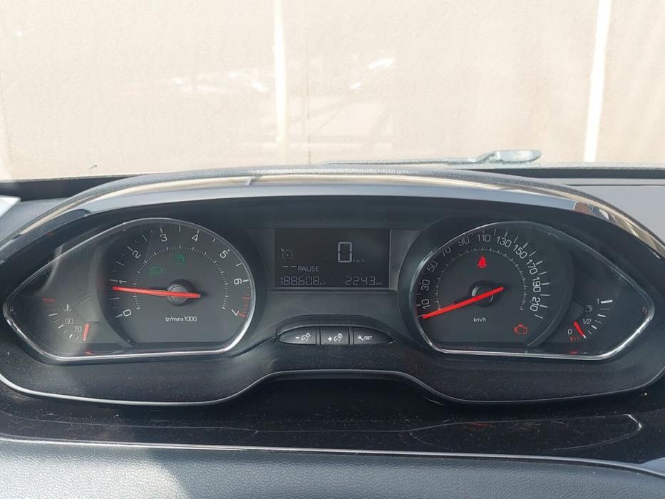 PEUGEOT 208 2013