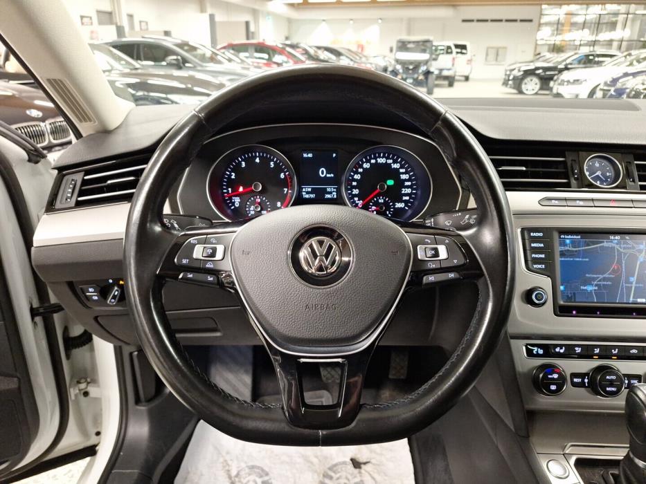 VOLKSWAGEN Passat 2016