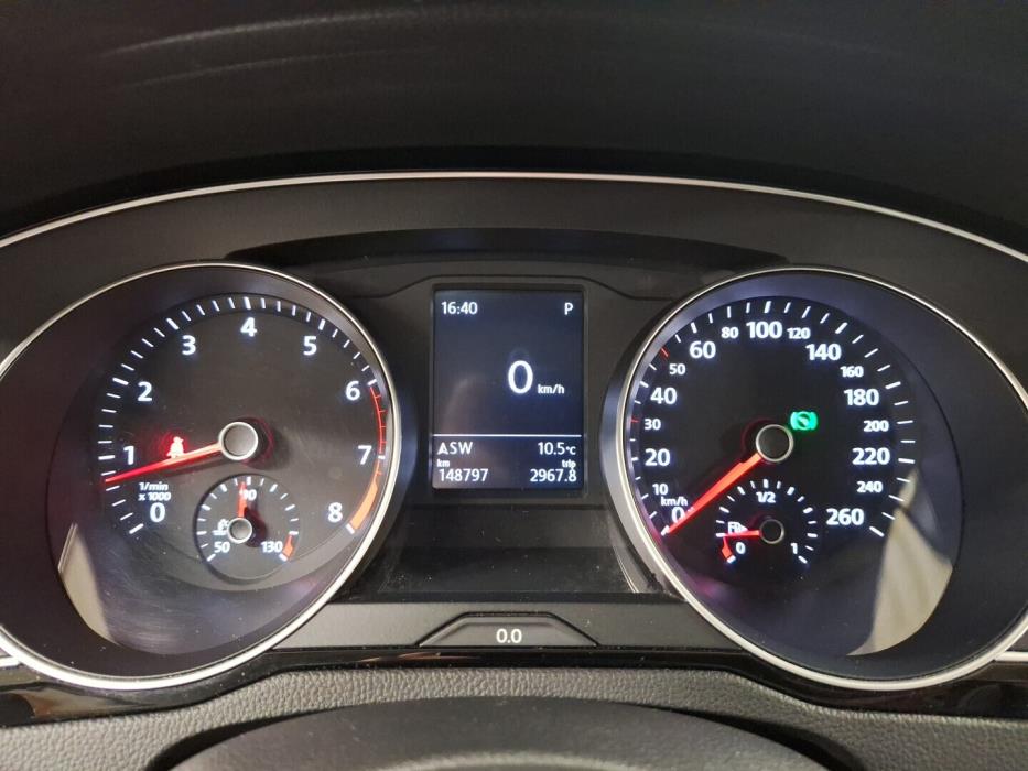 VOLKSWAGEN Passat 2016