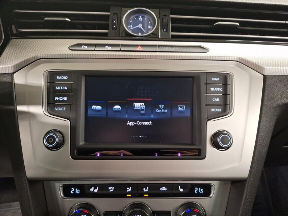 VOLKSWAGEN Passat 2016