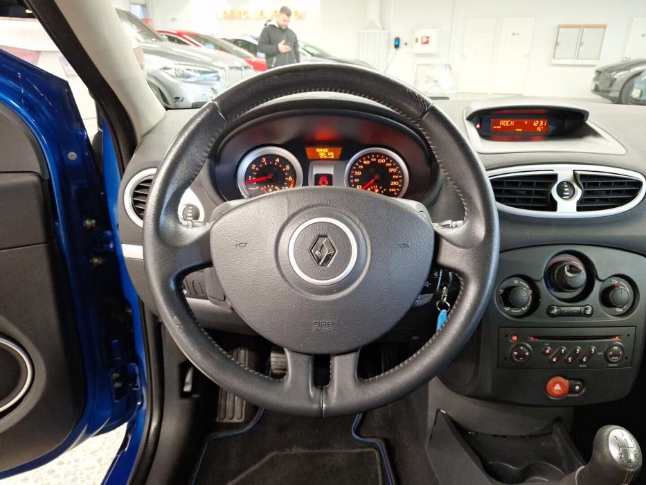 RENAULT Clio 2006