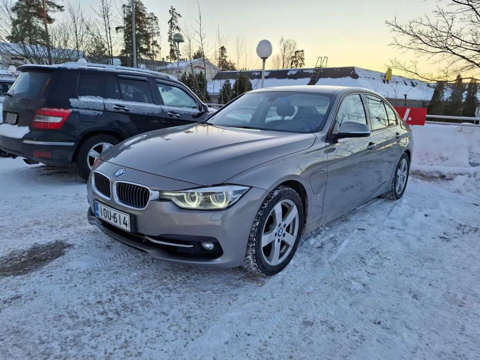 BMW 330 2018