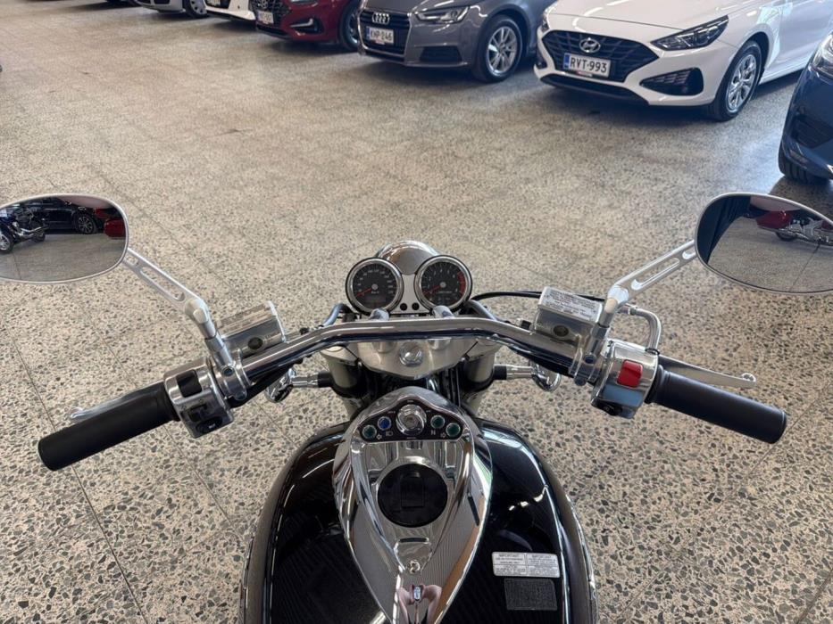 SUZUKI VZ 2004