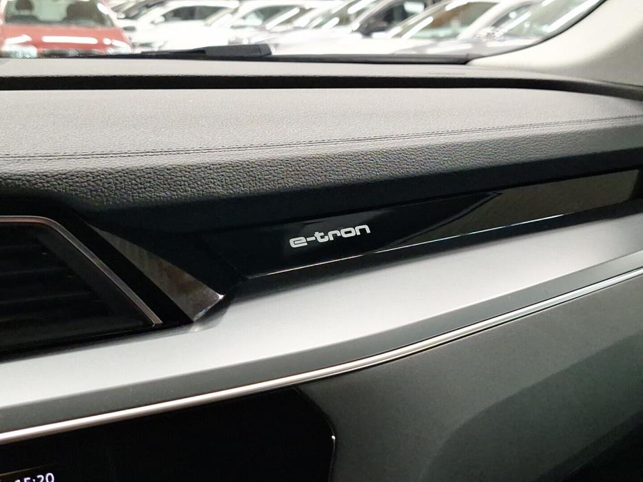 AUDI e-tron 2020