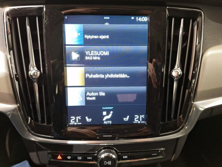 VOLVO V90 2021