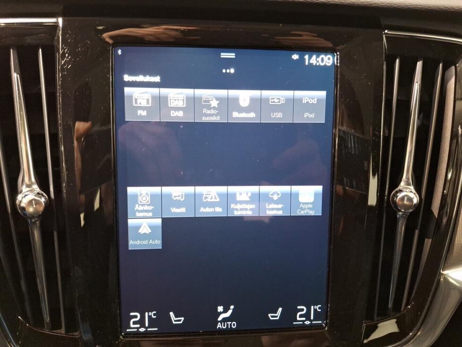 VOLVO V90 2021