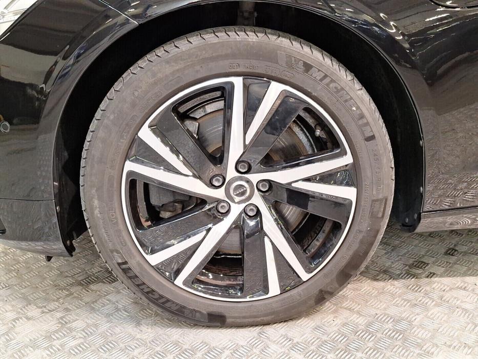 VOLVO V90 2021