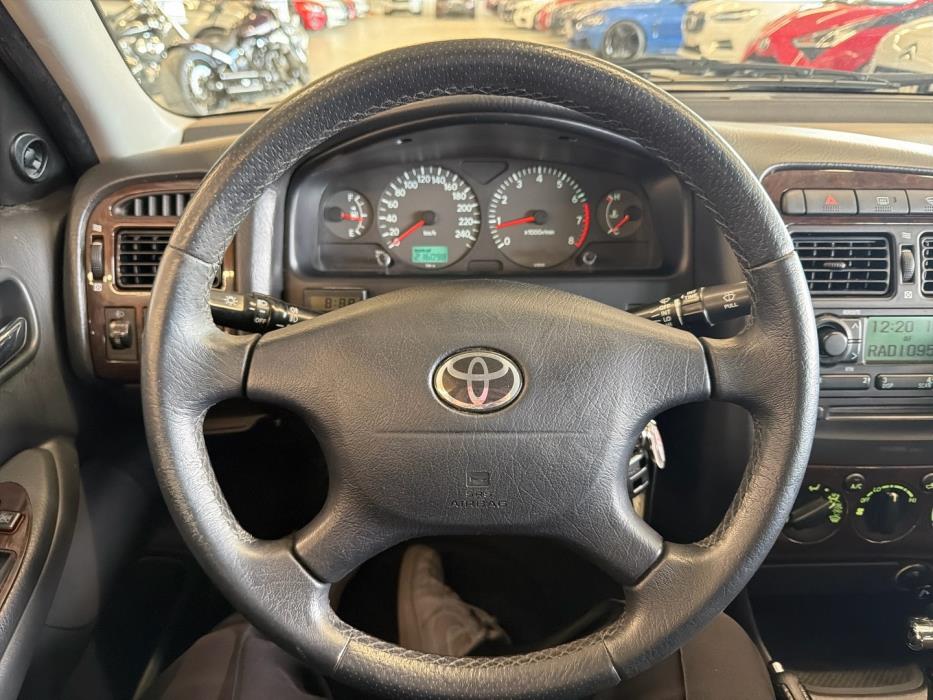 TOYOTA Avensis 2003