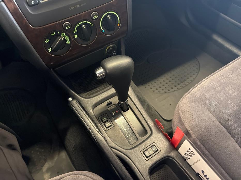 TOYOTA Avensis 2003