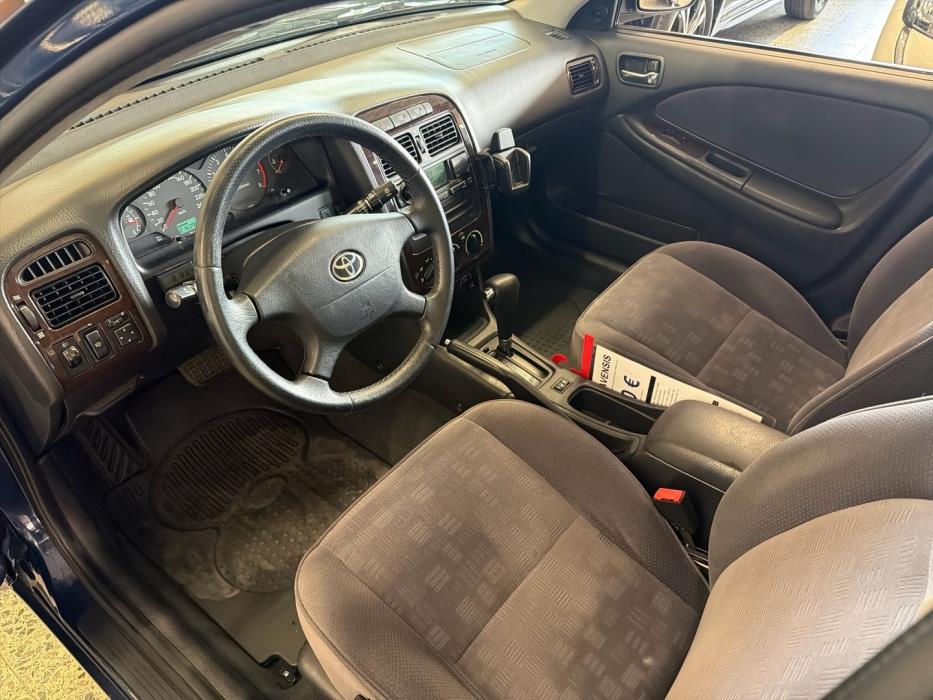 TOYOTA Avensis 2003