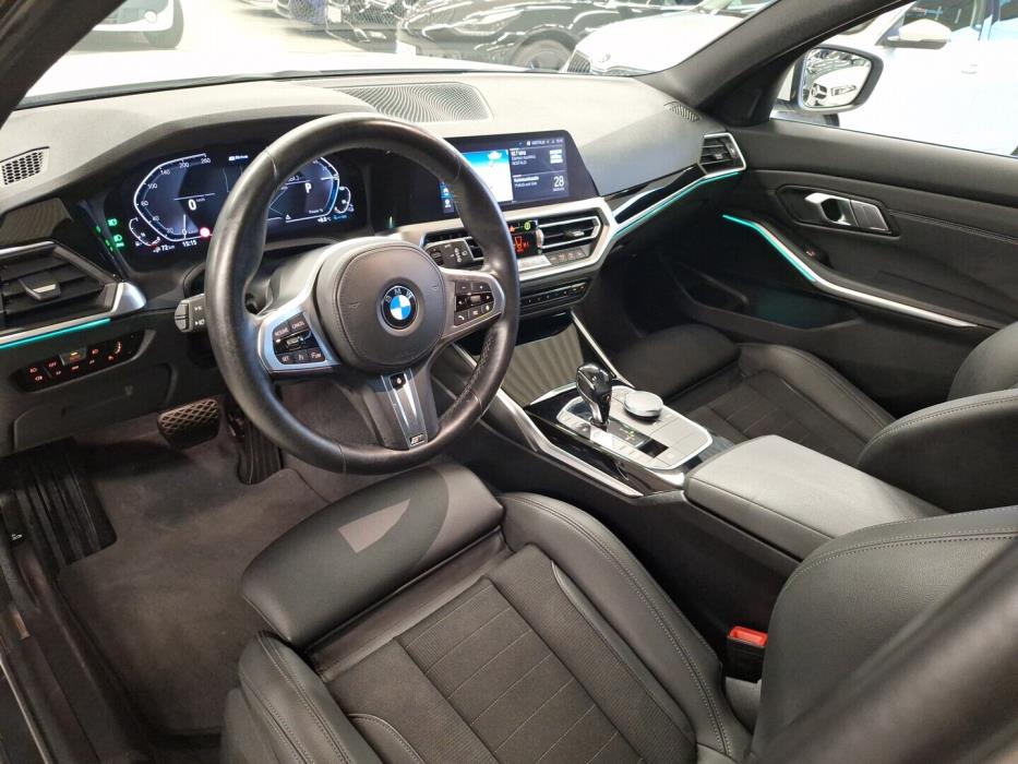 BMW 330 2021