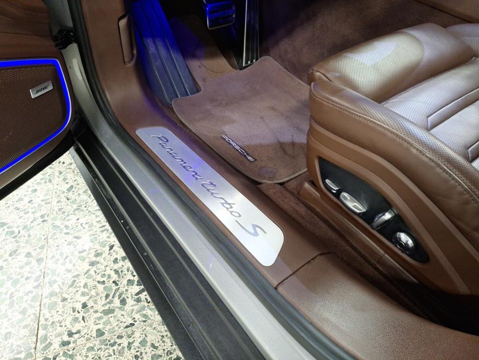 PORSCHE Panamera 2018