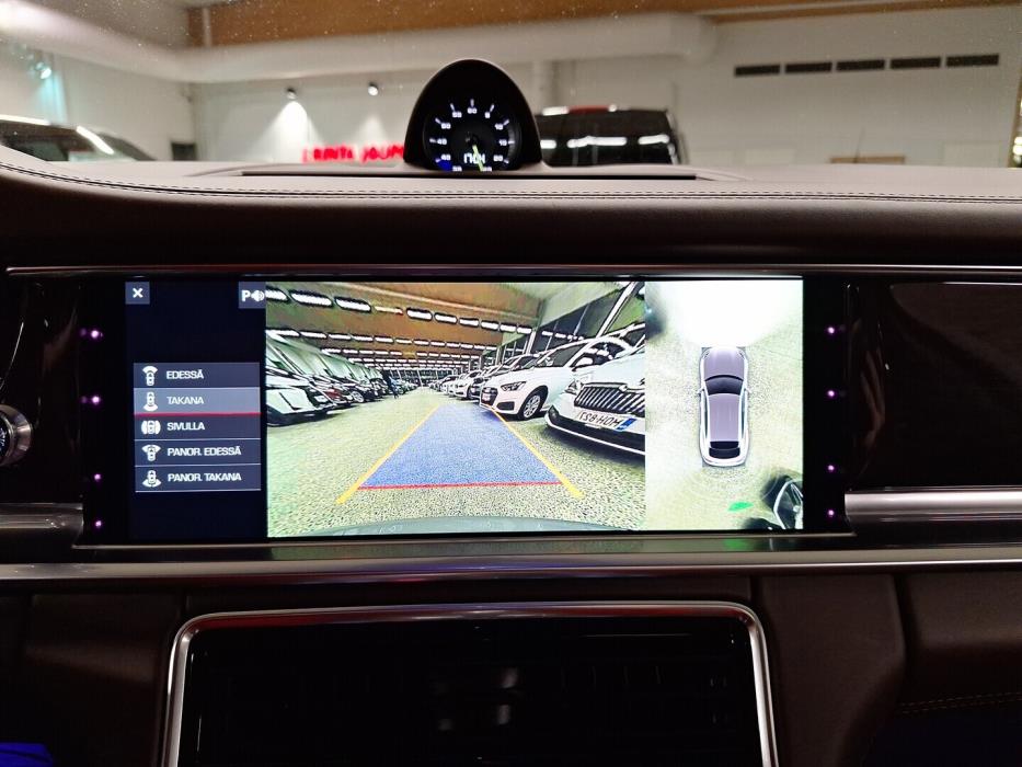 PORSCHE Panamera 2018