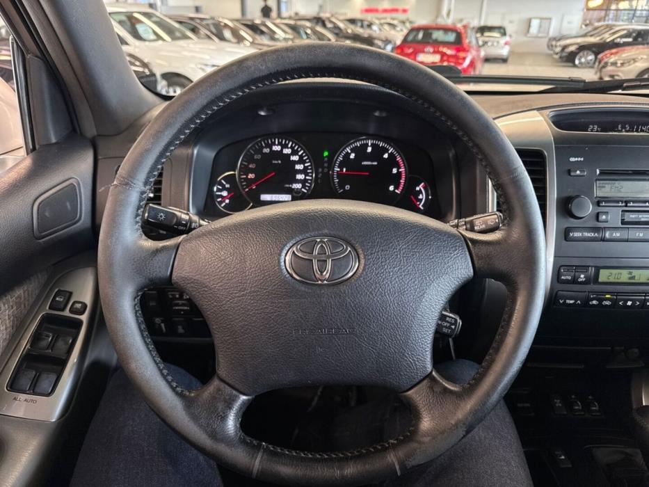 TOYOTA Land Cruiser 2003