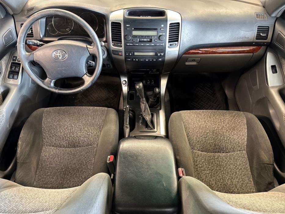 TOYOTA Land Cruiser 2003