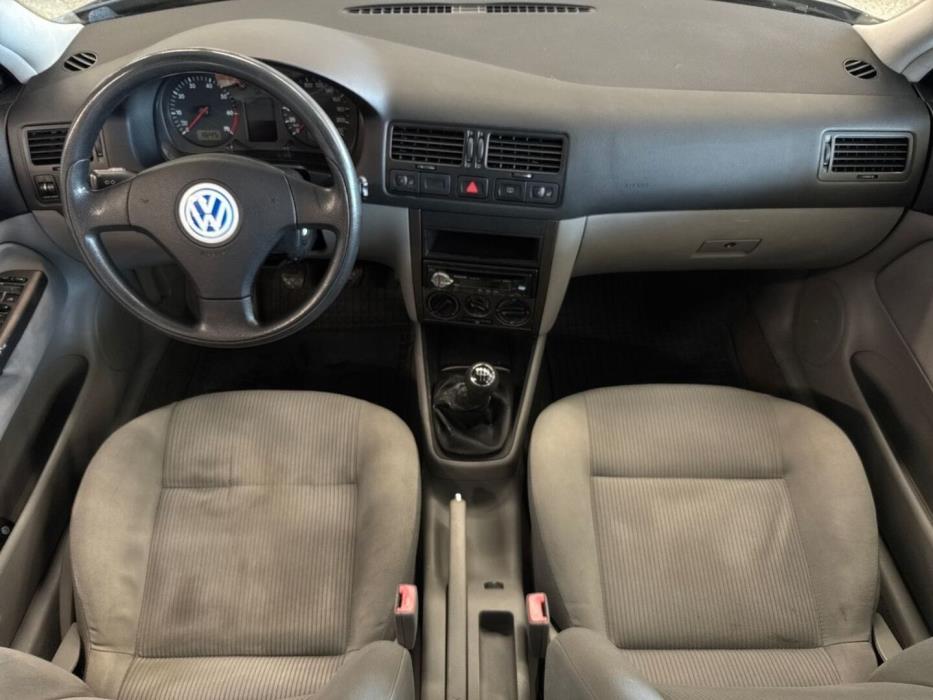 VOLKSWAGEN Bora 2002