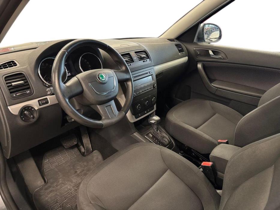 SKODA Yeti 2011