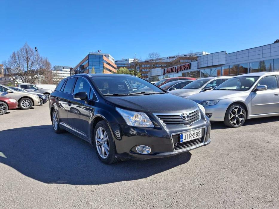 TOYOTA Avensis 2011