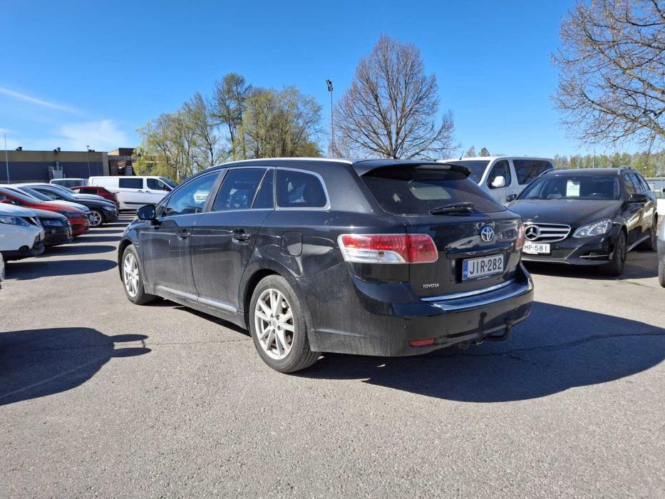 TOYOTA Avensis 2011