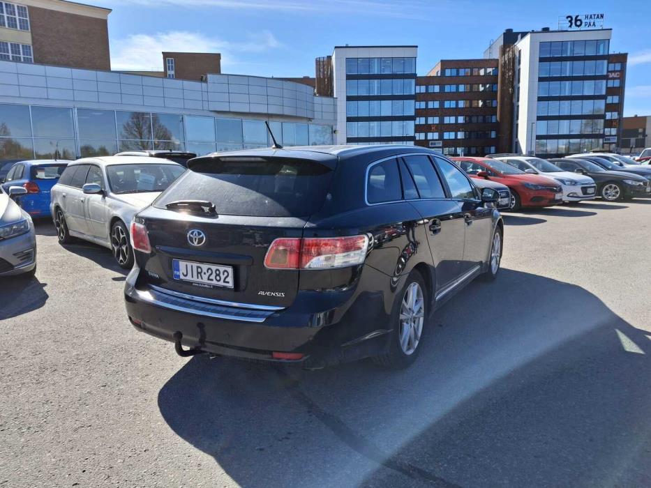 TOYOTA Avensis 2011