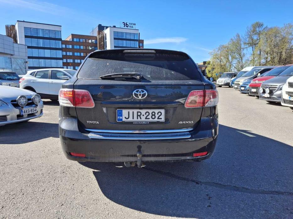 TOYOTA Avensis 2011