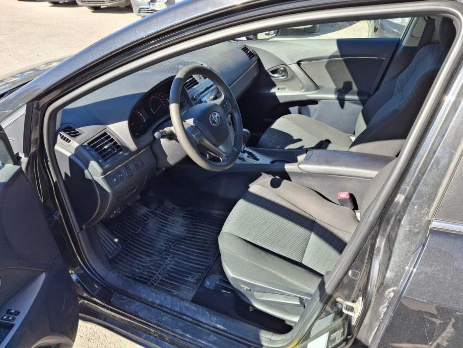 TOYOTA Avensis 2011