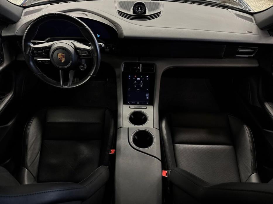 PORSCHE Taycan 2022