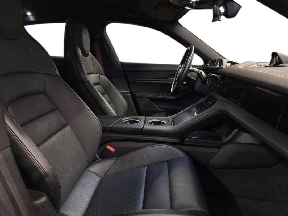 PORSCHE Taycan 2022