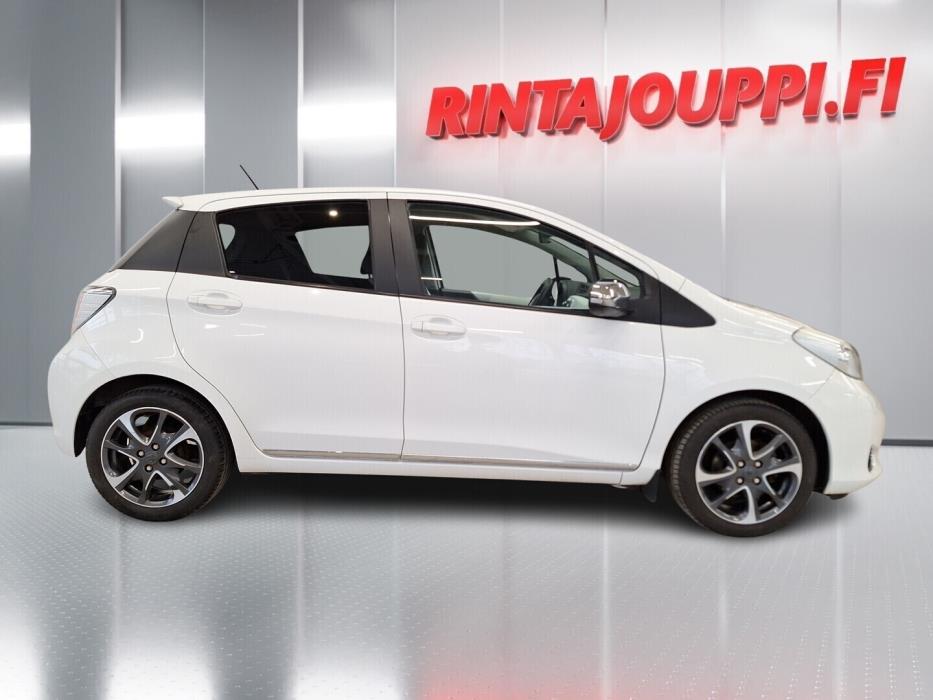 TOYOTA Yaris 2014