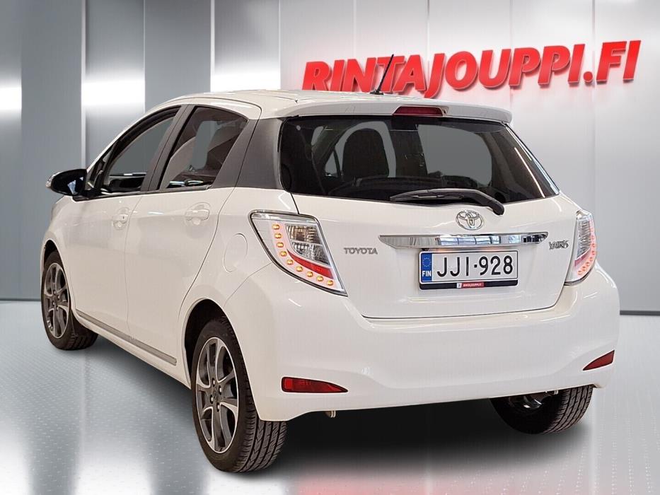 TOYOTA Yaris 2014