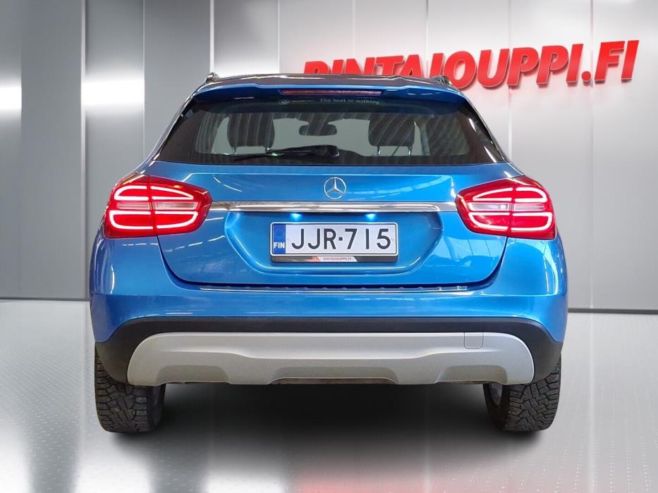MERCEDES-BENZ GLA 2015