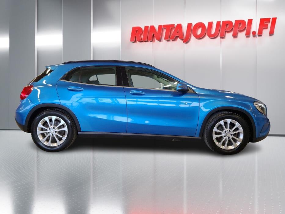 MERCEDES-BENZ GLA 2015