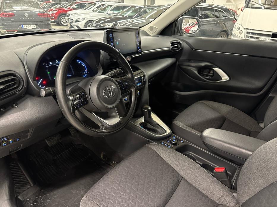 TOYOTA Yaris Cross 2024