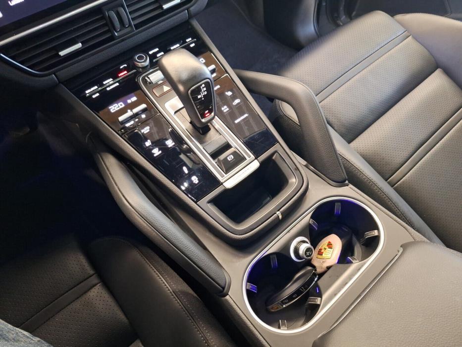 PORSCHE Cayenne 2022