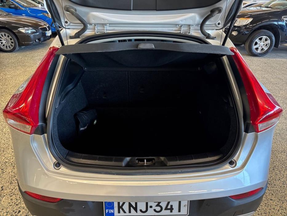 VOLVO V40 Cross Country 2016