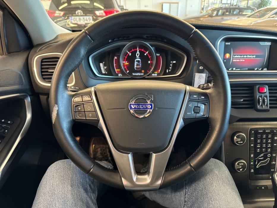 VOLVO V40 Cross Country 2016