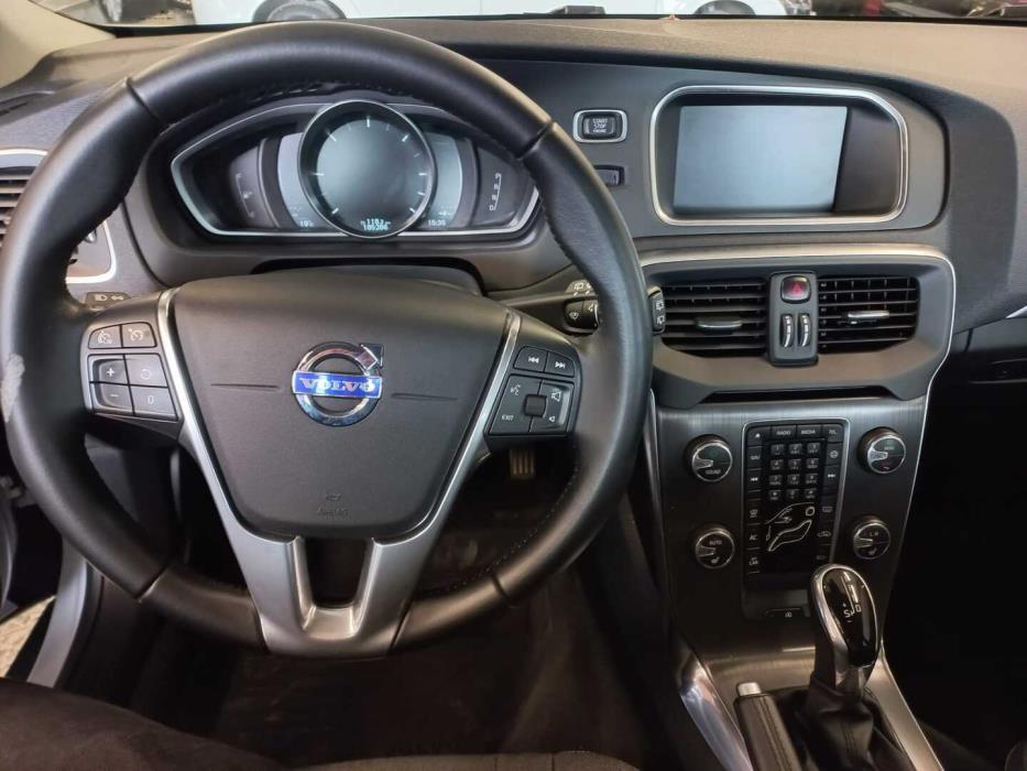 VOLVO V40 Cross Country 2016