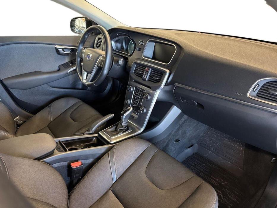 VOLVO V40 Cross Country 2016
