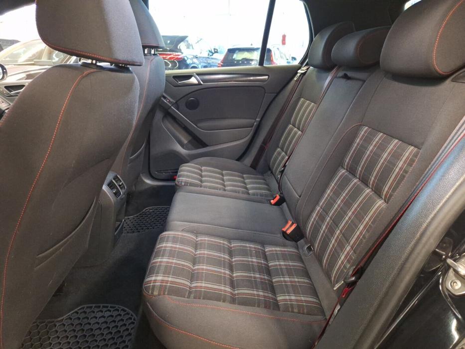 VOLKSWAGEN Golf 2013