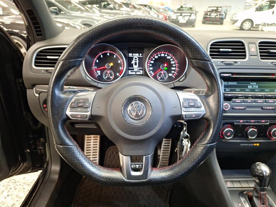 VOLKSWAGEN Golf 2013