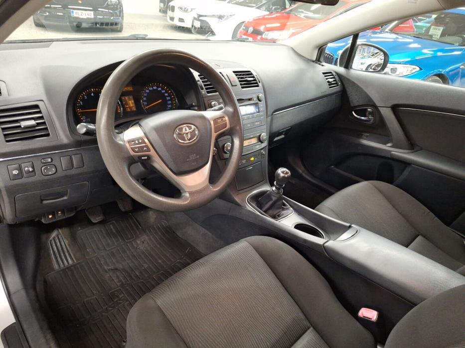 TOYOTA Avensis 2009