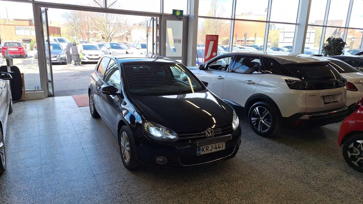 VOLKSWAGEN Golf 2012