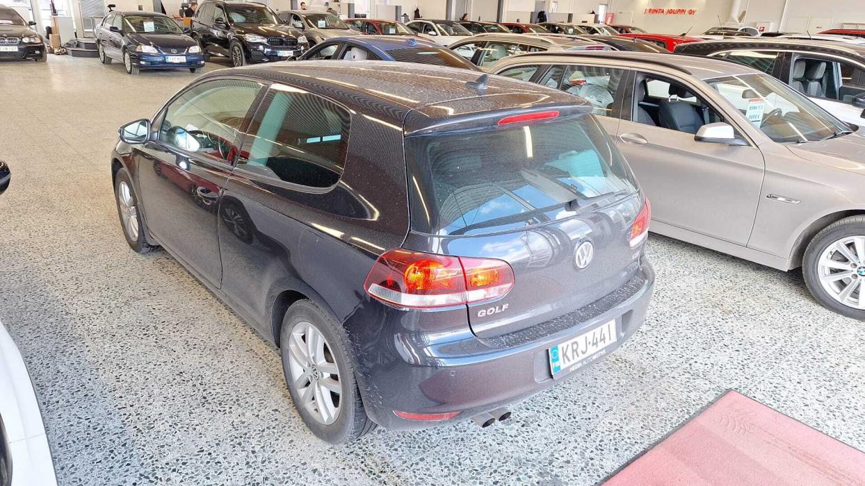 VOLKSWAGEN Golf 2012